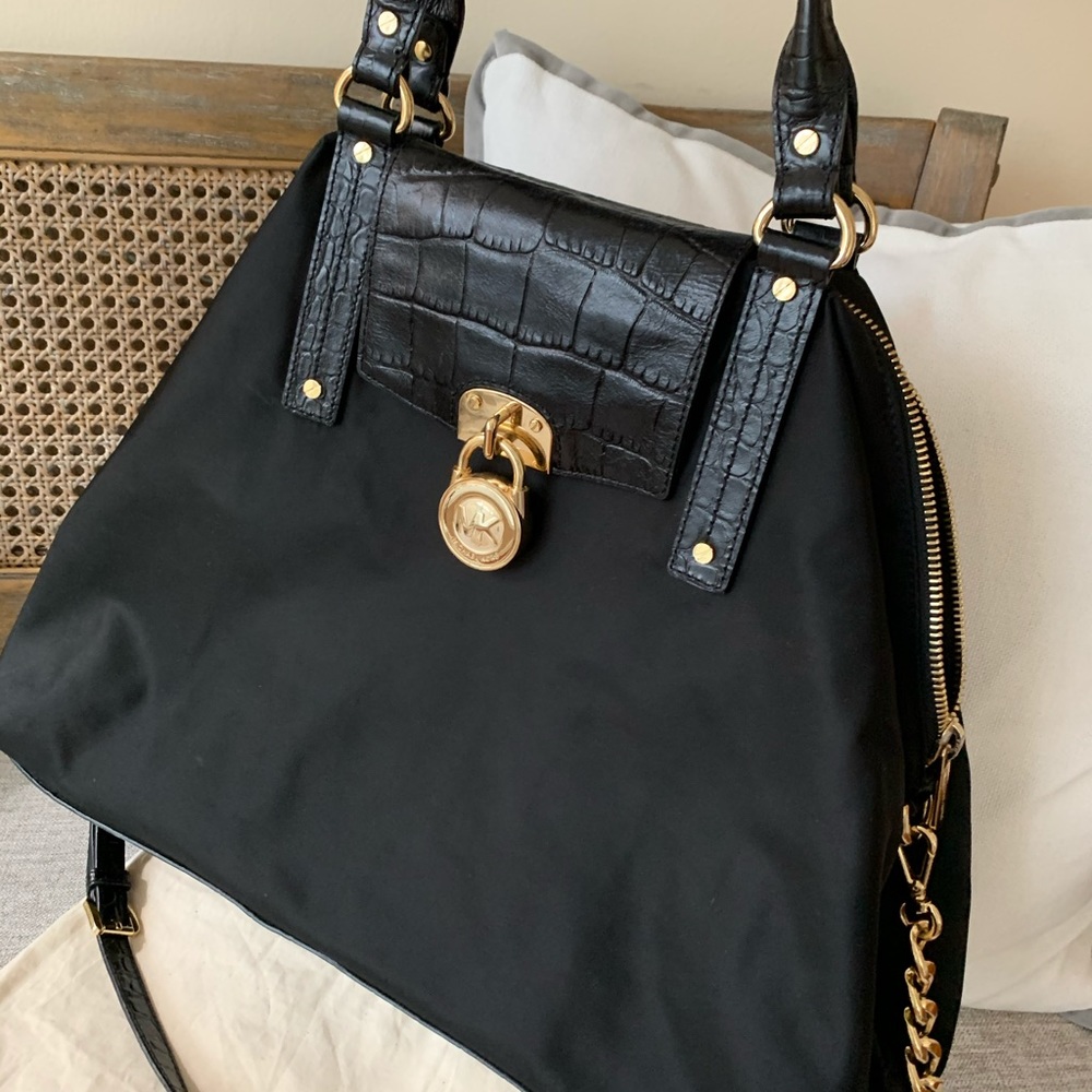 Michael kors large bag for travel